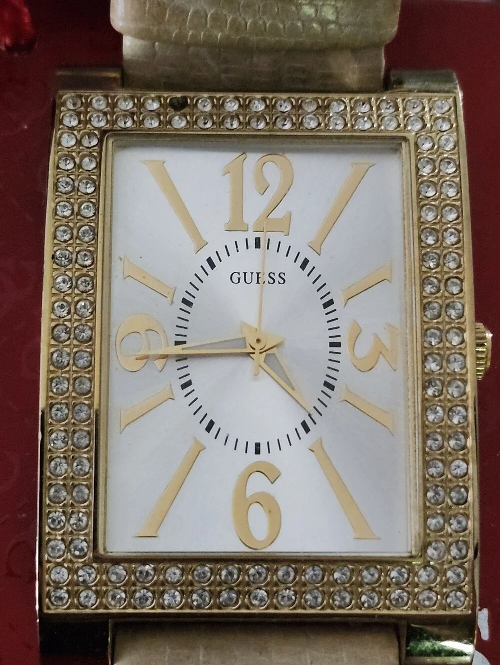 Guess sophisticated rectangular